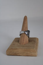 Load image into Gallery viewer, Size 9.5/10 Spoon Ring
