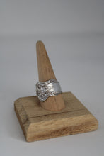Load image into Gallery viewer, Size 10.5 Spoon Ring
