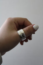 Load image into Gallery viewer, Size 10.5 Spoon Ring
