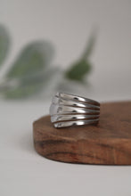 Load image into Gallery viewer, Size 9/9.5 Spoon Ring

