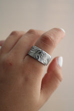 Load image into Gallery viewer, Size 9 Spoon Ring
