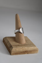 Load image into Gallery viewer, Size 7.5 Spoon Ring
