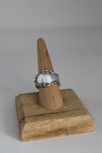 Load image into Gallery viewer, Size 9 Spoon Ring

