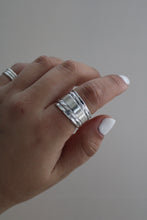 Load image into Gallery viewer, Size 7.5 Spoon Ring
