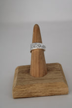 Load image into Gallery viewer, Size 5/5.5 Spoon Ring
