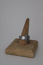 Load image into Gallery viewer, Size 12.5 Spoon Ring
