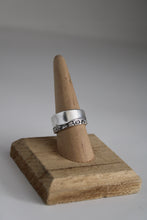 Load image into Gallery viewer, Size 8.5/9 Spoon Ring
