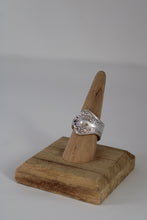 Load image into Gallery viewer, Size 8/8.5 Spoon Ring
