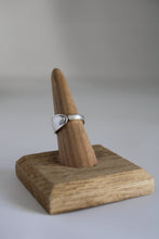 Load image into Gallery viewer, Size 6.5/7 Spoon Ring
