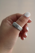 Load image into Gallery viewer, Size 9 Spoon Ring
