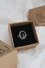 Load image into Gallery viewer, Size 5.5 Onyx Ring
