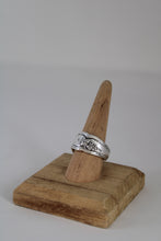 Load image into Gallery viewer, Size 9.5 Spoon Ring
