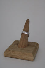 Load image into Gallery viewer, Size 6.5 Spoon Ring
