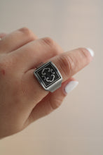 Load image into Gallery viewer, Size 8 Spoon Ring
