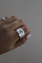 Load image into Gallery viewer, Size 9.5 Spoon Ring
