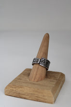 Load image into Gallery viewer, Size 8.5/9 Spoon Ring
