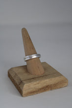 Load image into Gallery viewer, Size 8.5 Spoon Ring
