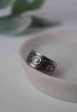 Load image into Gallery viewer, Spoon Ring | Oval Rose
