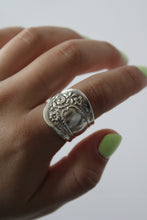 Load image into Gallery viewer, Spoon Ring | 1909 Beauty
