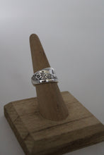 Load image into Gallery viewer, Spoon Ring | 1953 Starlight
