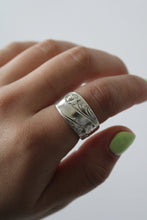 Load image into Gallery viewer, Spoon Ring | 1952 Romance
