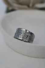 Load image into Gallery viewer, Spoon Ring | Dreamy | Stainless Steel
