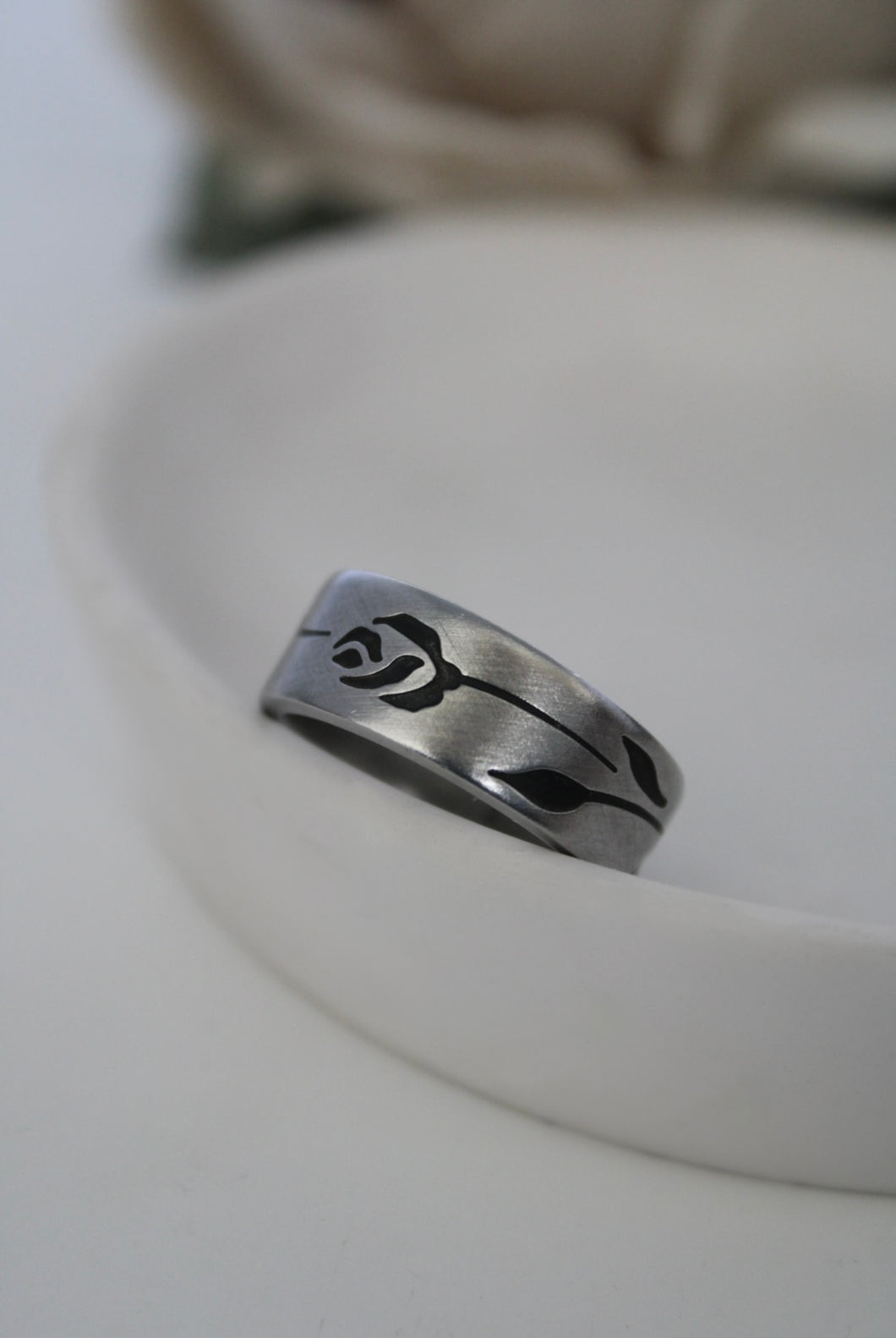 Spoon Ring | Ruby | Stainless Steel