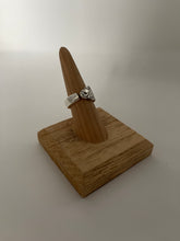 Load image into Gallery viewer, Size 6.5/7 Spoon Ring
